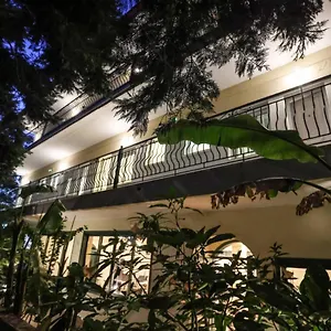 Ξενοδοχείο με διαμερίσματα Spanos Anna's Πολύχρονο