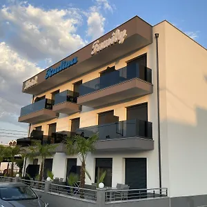 Ξενοδοχείο με διαμερίσματα Radina Family Kallithea (Chalkidiki)